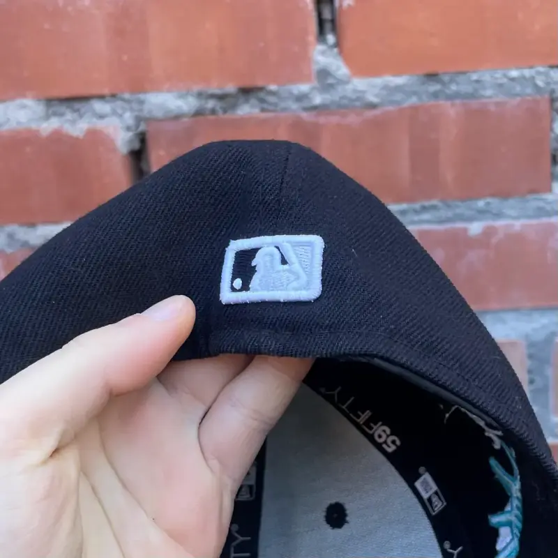 Gorra New Era NY Negra con Bordado - 3