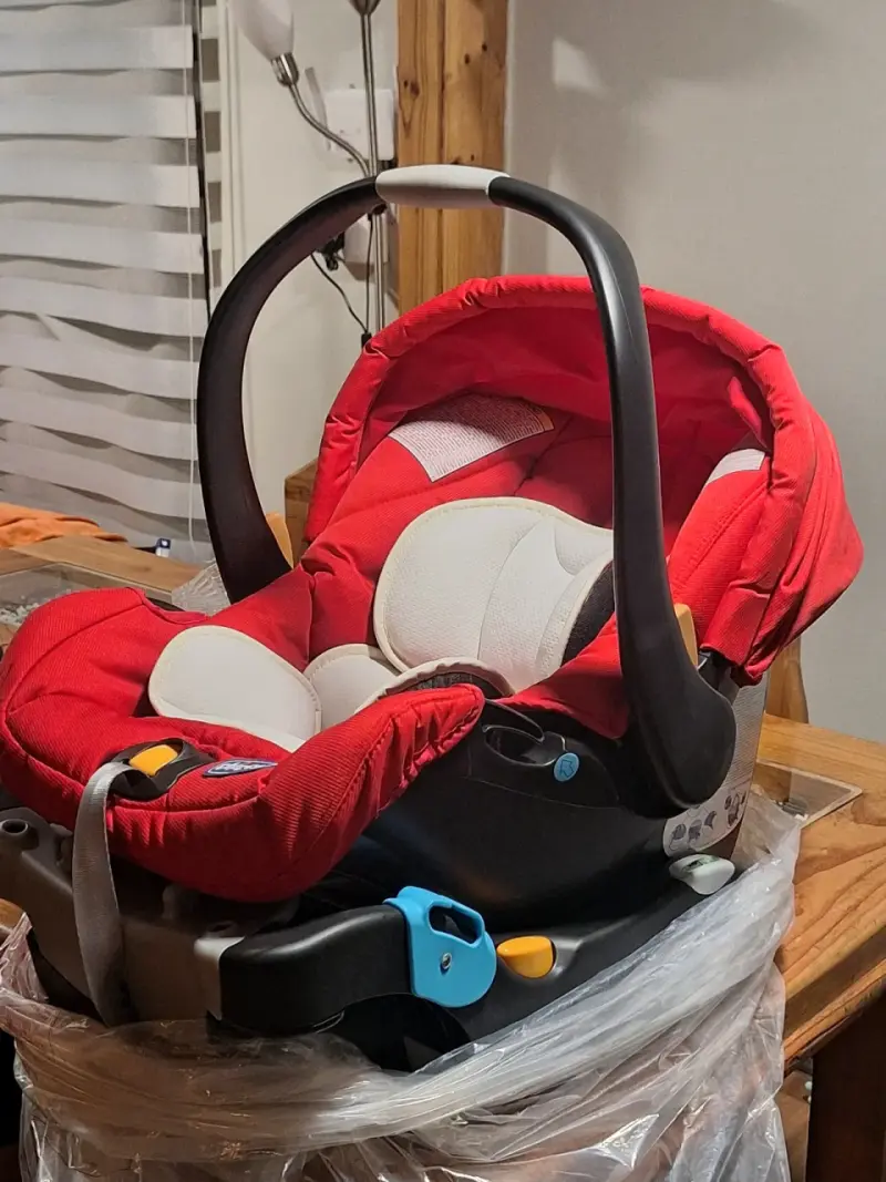 SILLA DE SEGURIDAD PARA BEBE - 1