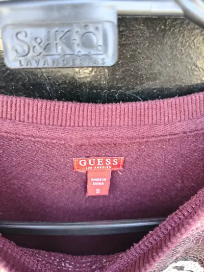 Polerón Guess burdeos con lentejuelas - miniatura 2