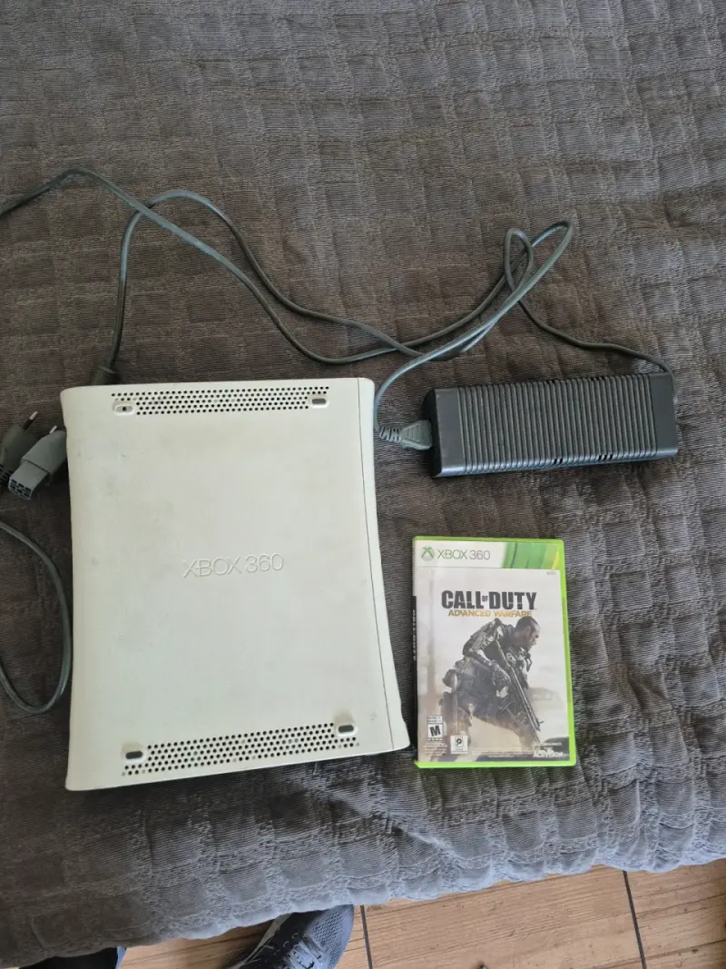 Consola Xbox 360 con Call of Duty sin control - 1