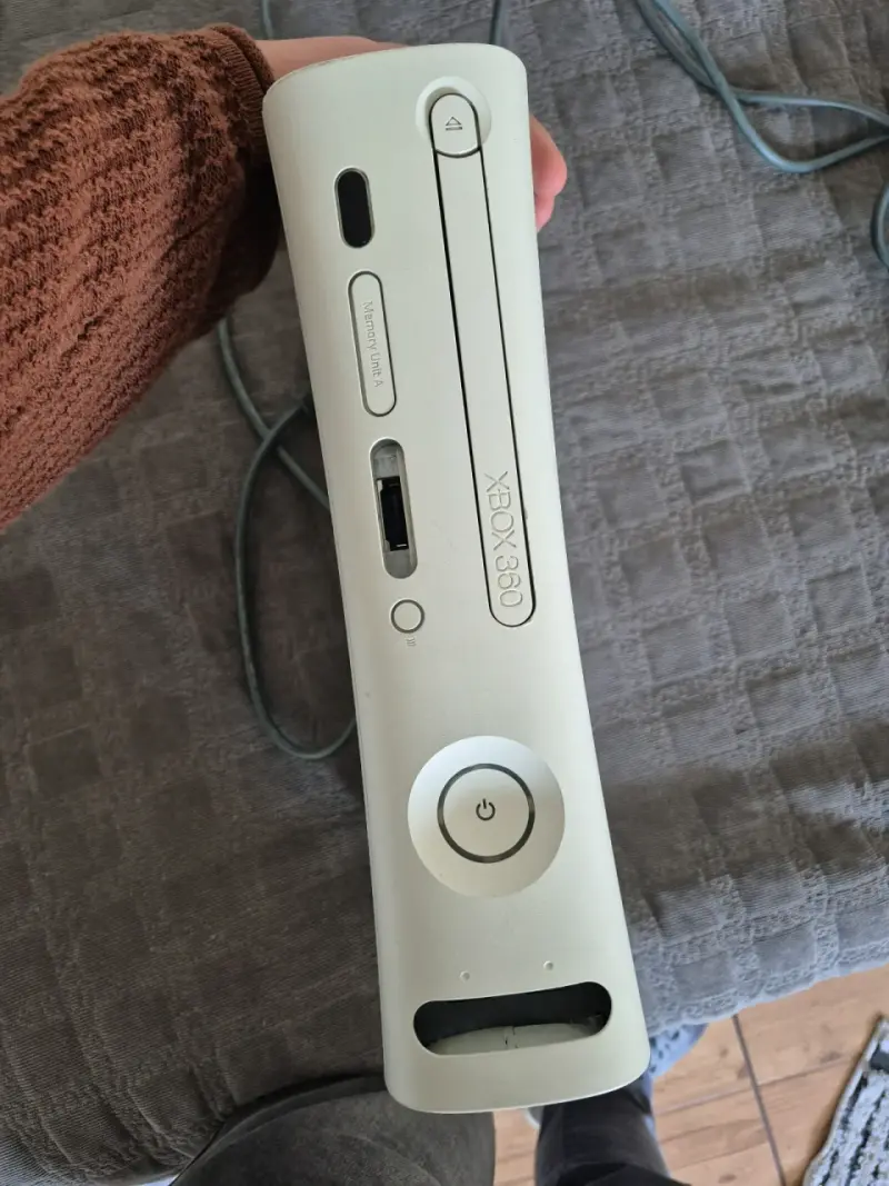 Consola Xbox 360 con Call of Duty sin control - 2