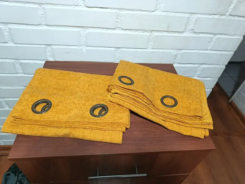 3 pares de cortinas 2 mostaza y 1 beich - 1