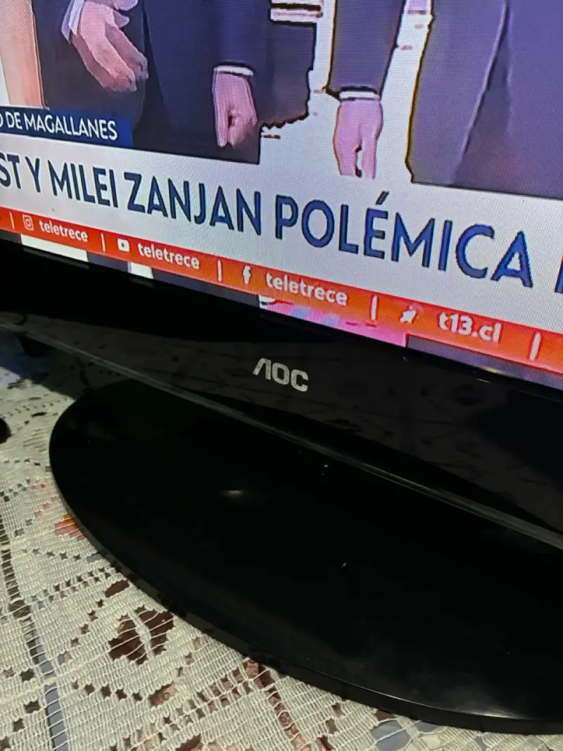 Televisor LED AOC 32 pulgadas HD - 3