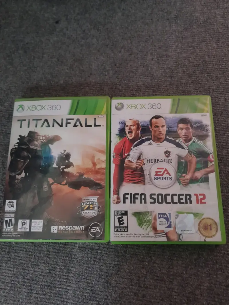 pack de Juegos Xbox 360 Titanfall y FIFA Soccer 12 - 2