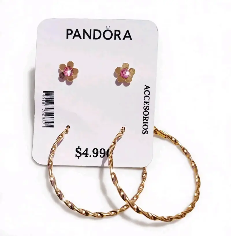 Aros de oro rosa Pandora con diseño floral