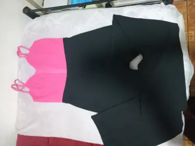 Vestido de fiesta bicolor rosa y negro - miniatura 2