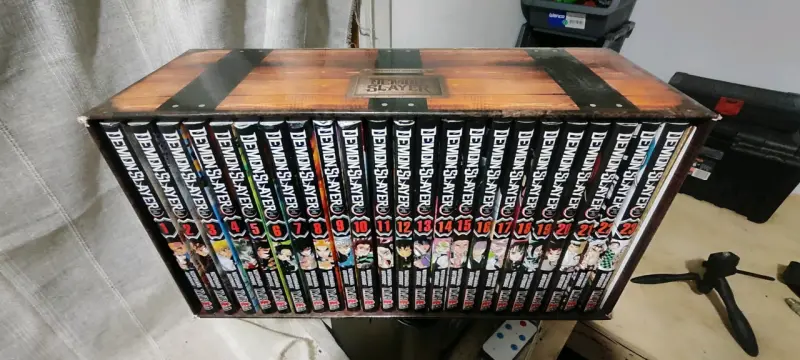 Colección completa de mangas Demon Slayer en caja especial - 1