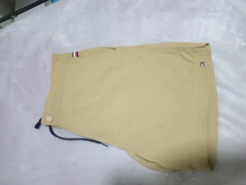 Shorts beige para hombre estilo casual - 2