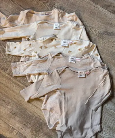 Set de 5 Bodies para Bebé Zara en Algodón - miniatura 1