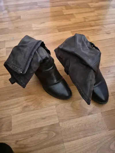 Botas y botines en buen estado de cuero y gamuza - miniatura 3