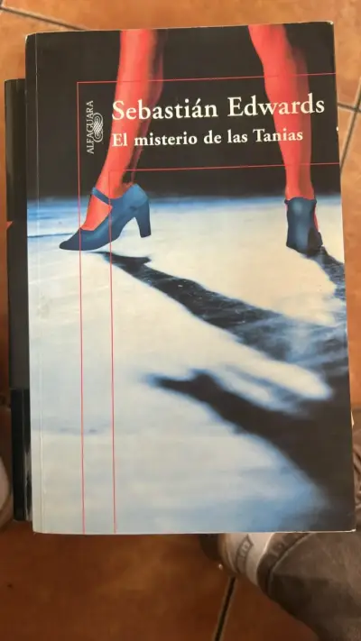 Libro 'El misterio de las Tanias' de Sebastián Edwards - miniatura 1