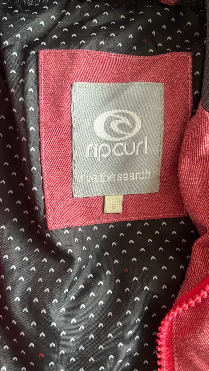 Chaqueta Rip Curl roja con capucha - 3
