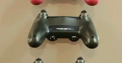 Control inalámbrico para PlayStation 4 negro - miniatura 2