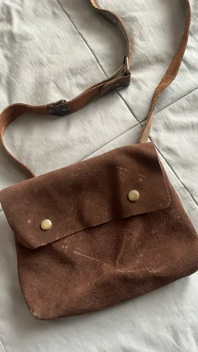 Bolso bandolera de gamuza marrón - miniatura 2