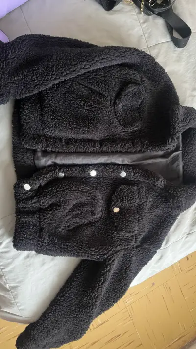 Chaqueta de lana negra con botones metálicos - miniatura 2