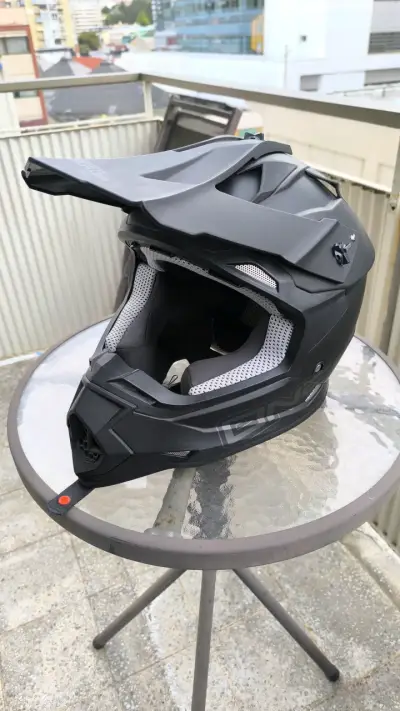 Casco de motocross negro O'Neal con visera - miniatura 1