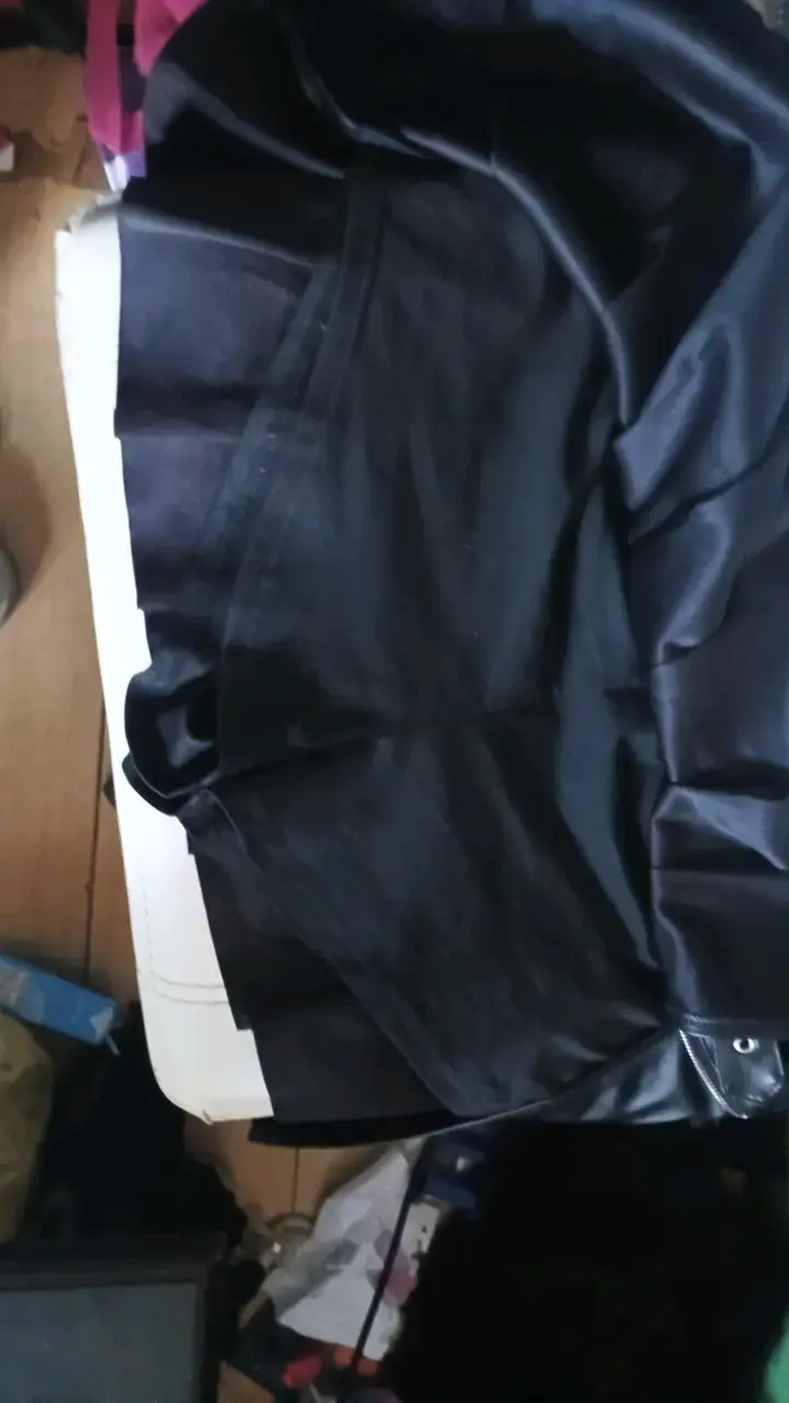 Falda negra de cuero sintético con cinturón - 4
