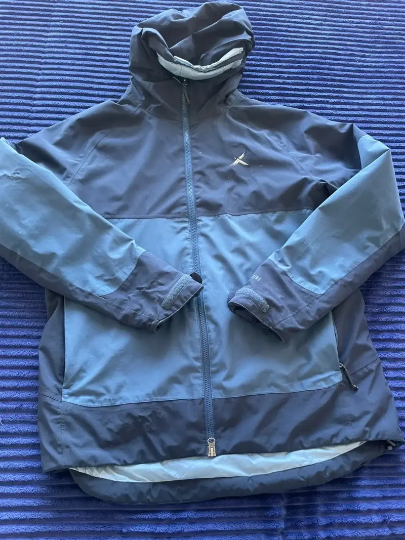 Tres chaquetas deportivas de hombre - 3