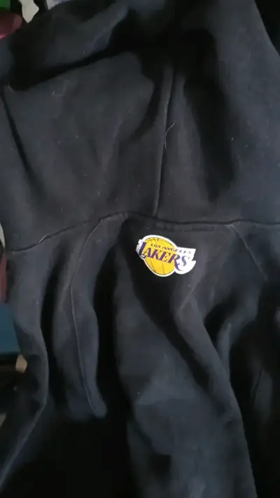 Polerón con capucha Lakers NBA negro y morado - miniatura 5