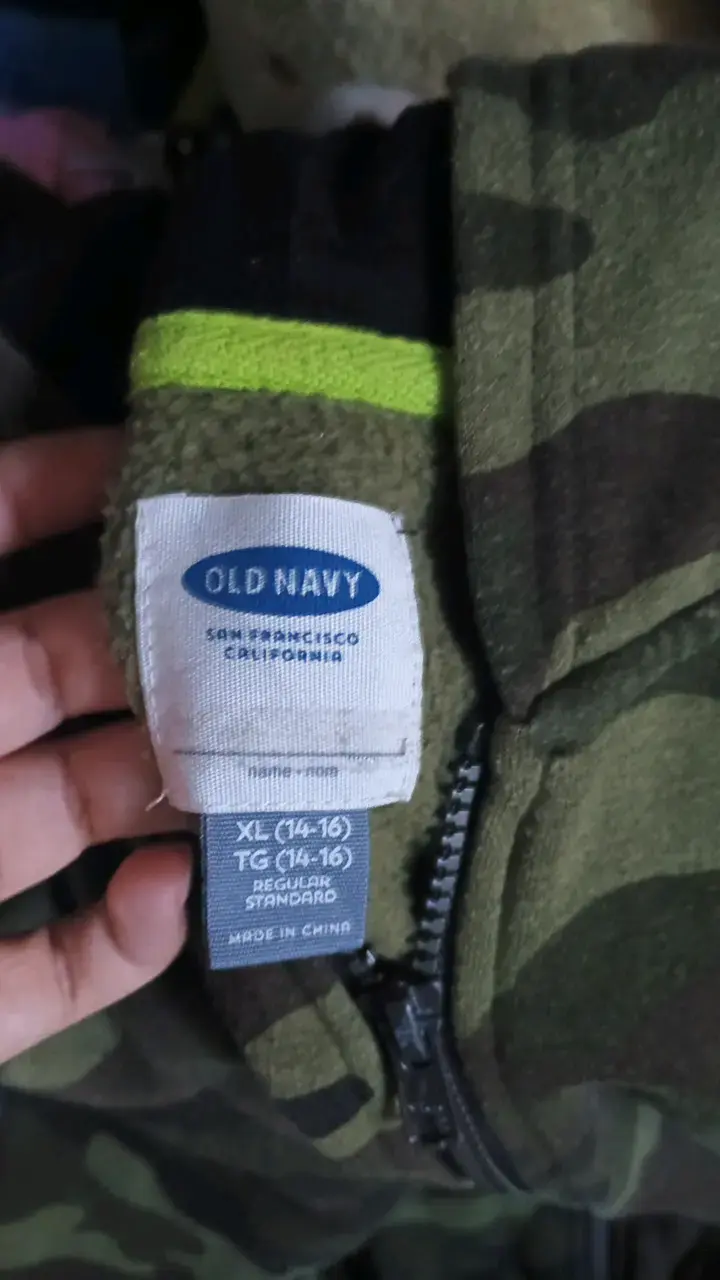 Polerón camuflado con capucha Old Navy - 2