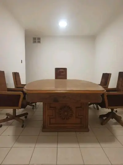Juego de comedor de madera con sillas giratorias - miniatura 3