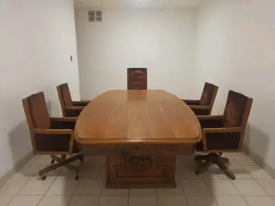 Juego de comedor de madera con sillas giratorias - miniatura 4