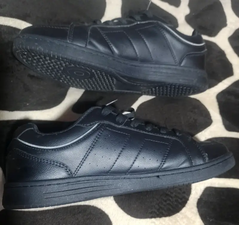 Zapatillas negras de cuero para hombre - 2