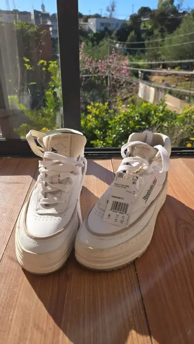 Zapatillas Reebok Club C Geo Mid Blancas - miniatura 1
