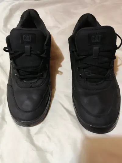 Zapatillas negras CAT para hombre en buen estado - miniatura 1