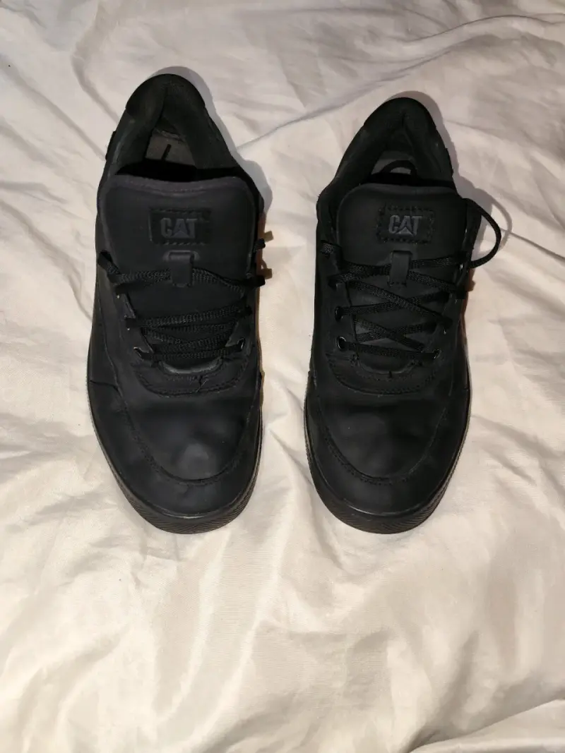 Zapatillas negras CAT para hombre en buen estado - 2