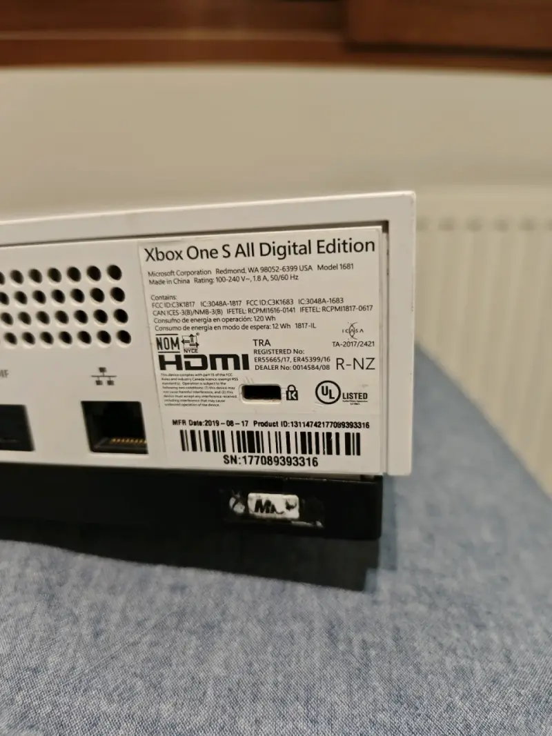 Xbox One S All Digital Edition - 6