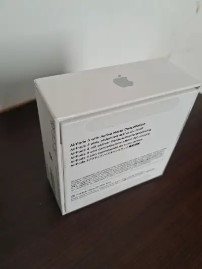 Auriculares inalámbricos Apple AirPods con cancelación de ruido - miniatura 2