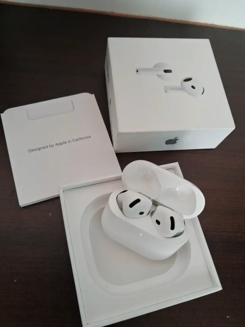 Auriculares inalámbricos Apple AirPods con cancelación de ruido - 3