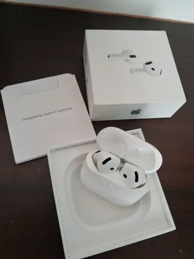 Auriculares inalámbricos Apple AirPods con cancelación de ruido - miniatura 3