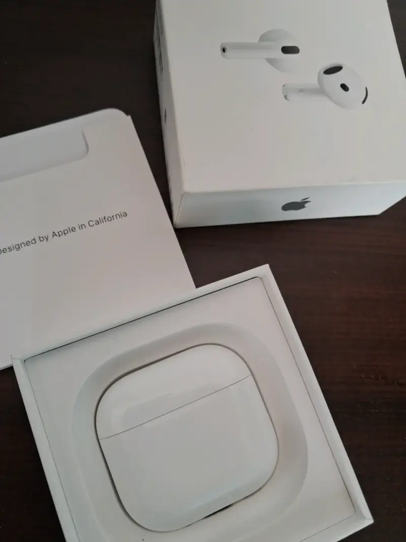 Auriculares inalámbricos Apple AirPods con cancelación de ruido - 4