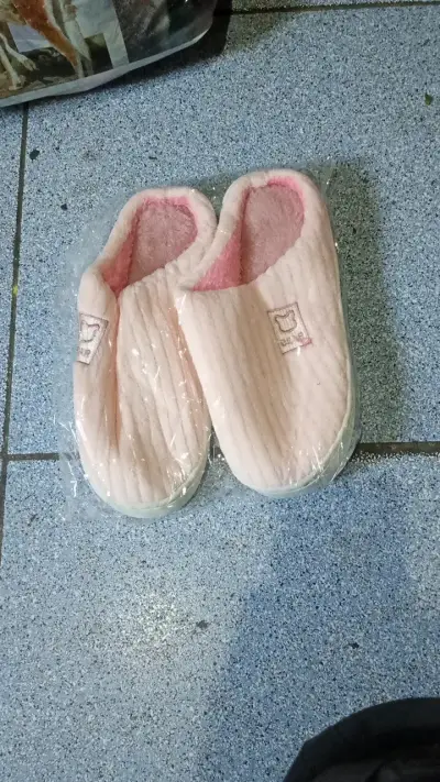 Pantuflas de invierno para mujer Bear en varios colores - miniatura 4