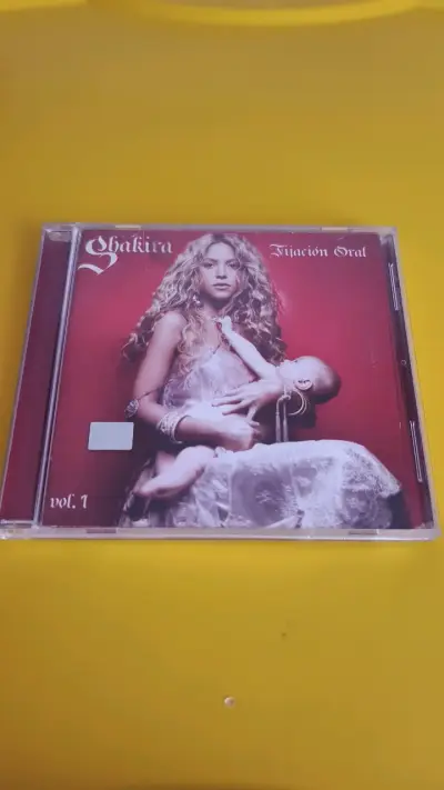 CD Shakira Fijación Oral Vol. 1 en buen estado - miniatura 1