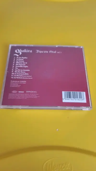 CD Shakira Fijación Oral Vol. 1 en buen estado - miniatura 2