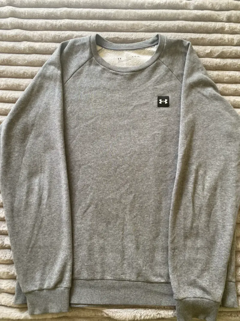 Polerón gris Under Armour para hombre - 1