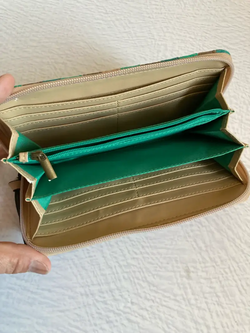Billetera de cuero Secret  con cierre - 2