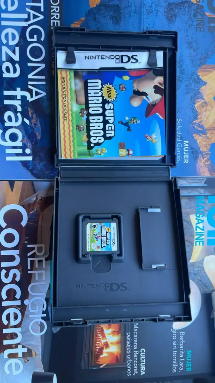 Nintendo DS Lite con juego New Super Mario Bros - 2