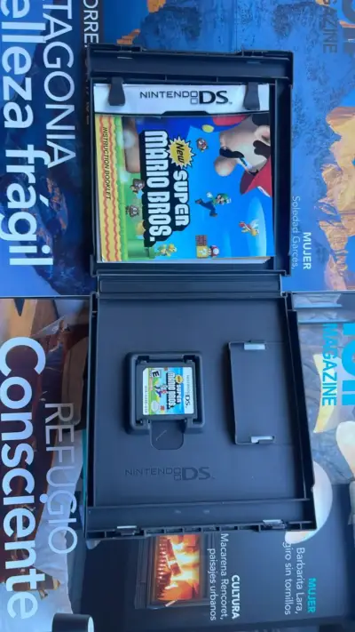 Nintendo DS Lite con juego New Super Mario Bros - miniatura 2