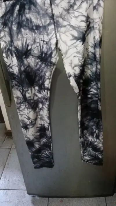 Leggings estampados para mujer en buen estado - miniatura 1