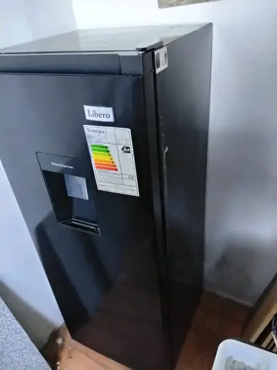 Refrigerador Libero con dispensador de agua - miniatura 2