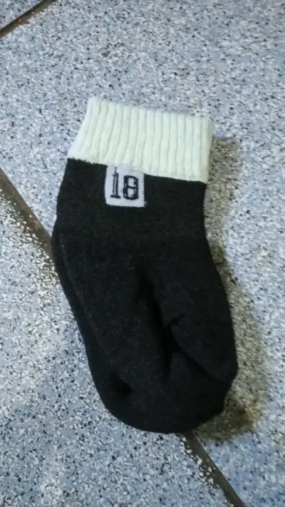 Calcetines de bebé con diseño número 18 - miniatura 1