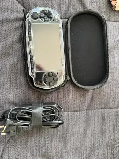Consola portátil Sony PSP con juegos incluidos - miniatura 5