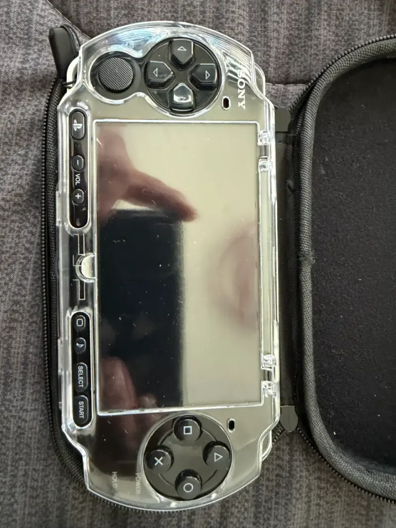 Consola portátil Sony PSP con juegos incluidos - 6