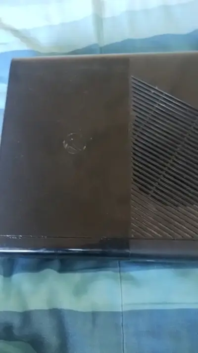 Consola Xbox 360 usada en mal estado para reparar - miniatura 2