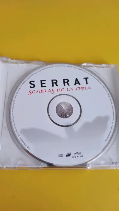 CD Serrat Sombras de la China en buen estado - miniatura 3