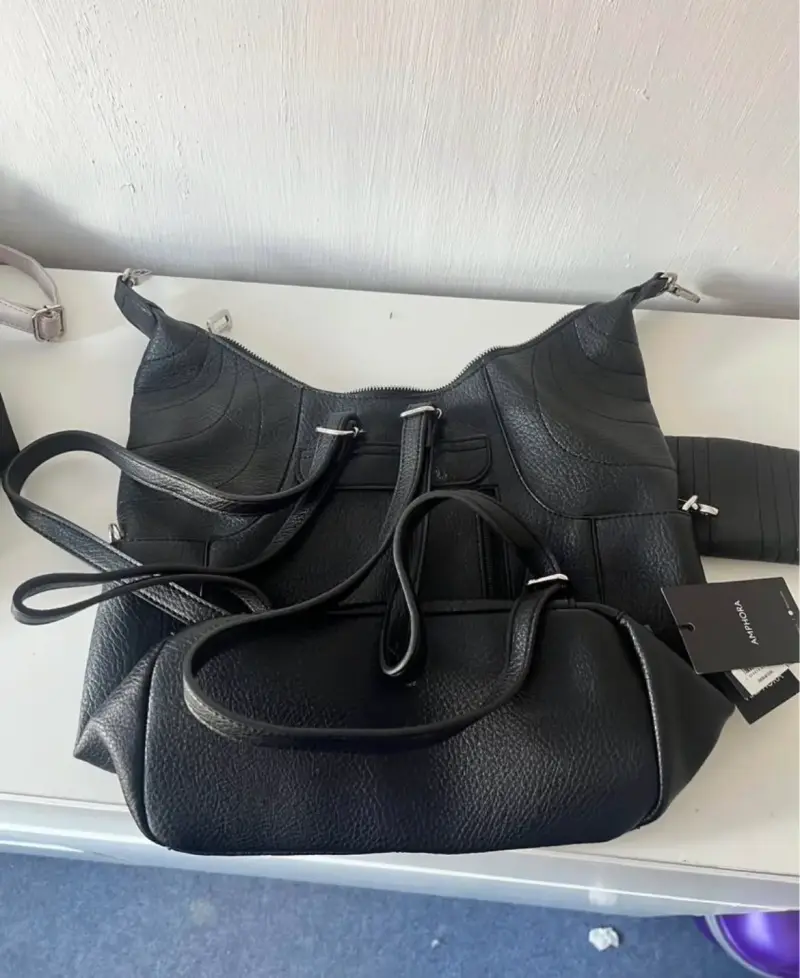 Bolso de cuero negro Amphora con correas ajustables - 2